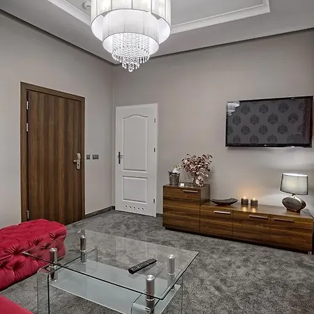 卡米尼兹卡酒店 莱格尼察